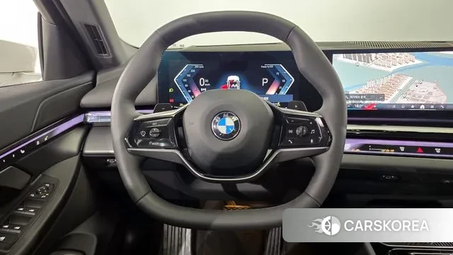 BMW 5 Series (G60) 2025 Белый из Кореи, фото 4