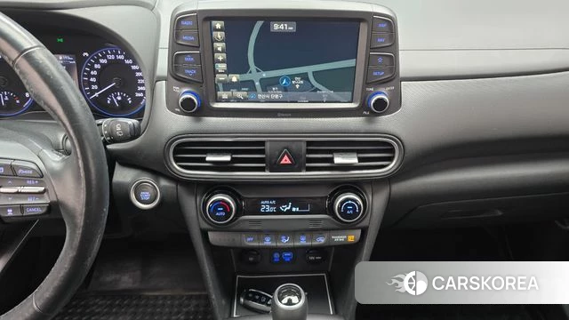 Hyundai Kona 2020 Светло-серебряный цвет из Кореи, фото 4