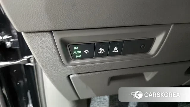 Volkswagen Touareg 3rd generation 2023 Черный из Кореи, фото 4