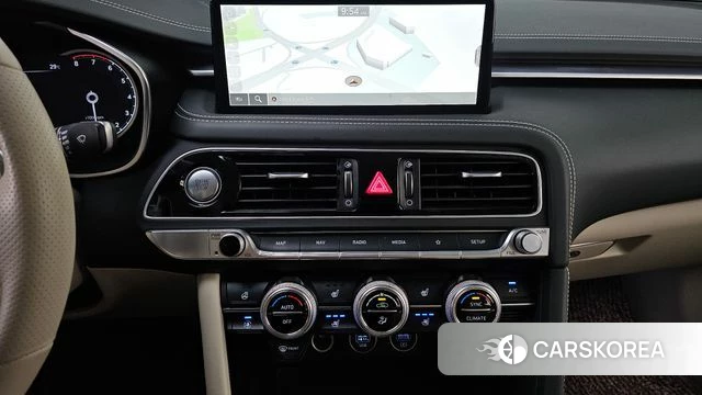 Genesis The New G70 2023 Белый из Кореи, фото 4