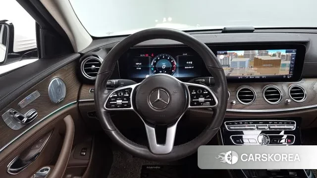 Mercedes-Benz E-Class W213 2018 Белый из Кореи, фото 4