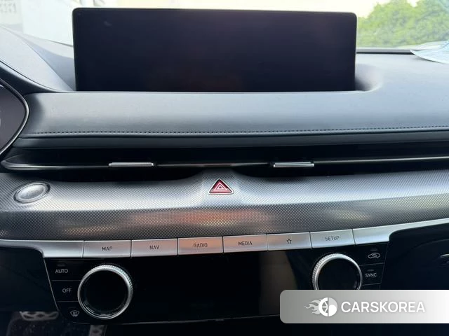 Genisys G80 2024 Белый из Китая, фото 4