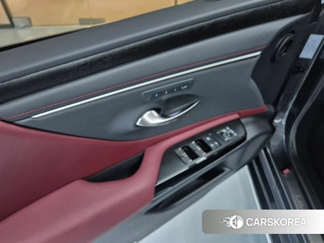 Lexus ES300h 7th generation 2025 Серый из Кореи, фото 4