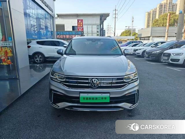 Volkswagen Tiguan L PHEV 2022 Темно-серый из Китая, фото 4