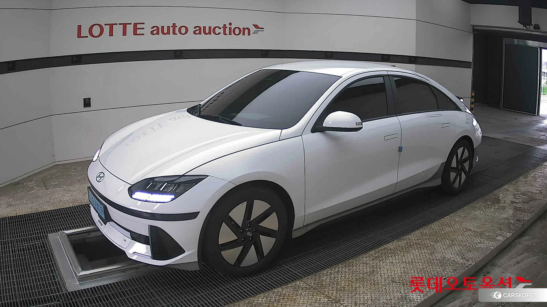 Hyundai IONIQ 6 2023 Serenity White Pearl (Optional addition) из Кореи, фото 4