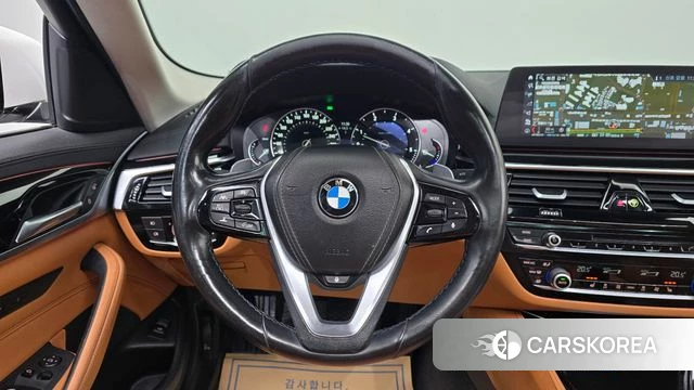 BMW 5 Series (G30) 2018 Белый из Кореи, фото 4