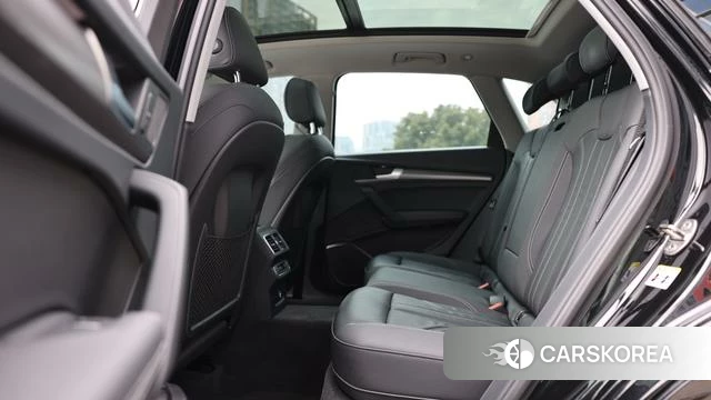 Audi Q5L 2022 Черный из Китая, фото 4