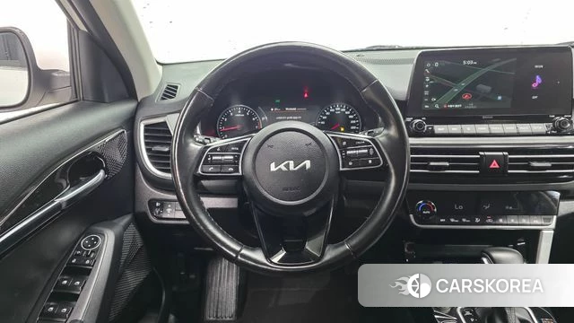 Kia Seltos 2022 Белый из Кореи, фото 4