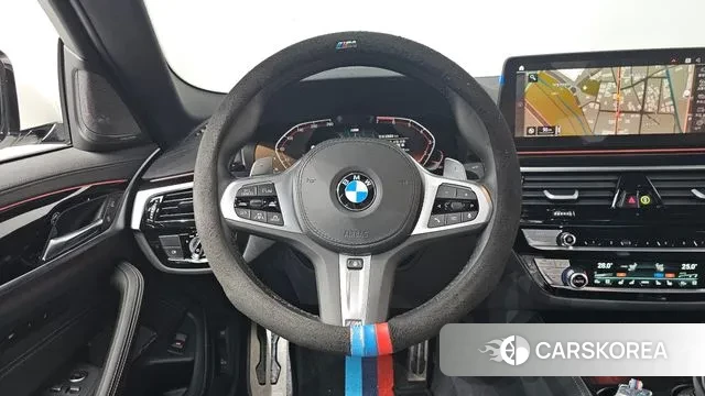 BMW 5 Series (G30) 2022 Белый из Кореи, фото 4