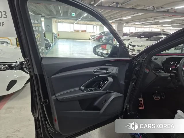 Audi Q5 (80A) 2025 Черный из Кореи, фото 4