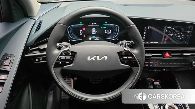 Kia Di Ol Nu Niro 2023 Серебристо-серый из Кореи, фото 4