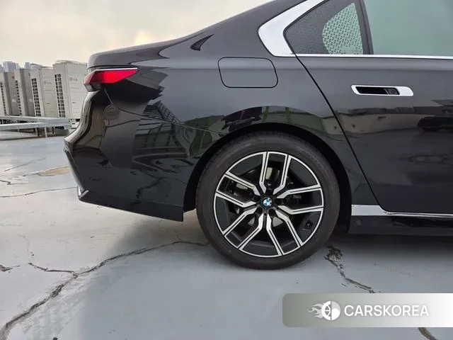 BMW 7 Series (G70) 2025 Черный из Кореи, фото 4