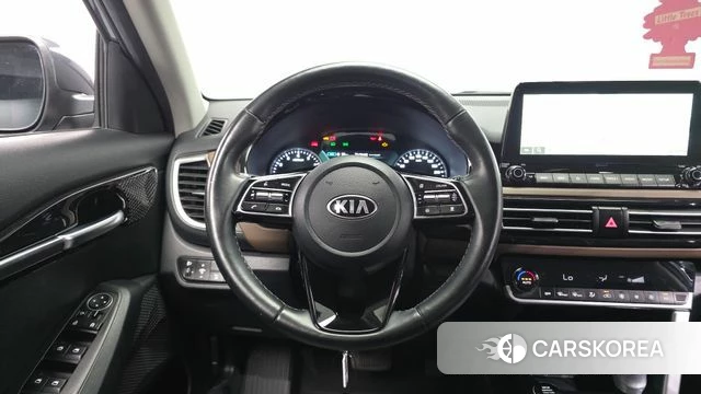 Kia Seltos 2021 Серый из Кореи, фото 4