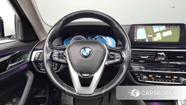 BMW 5 Series (G30) 2018 Белый из Кореи, фото 4