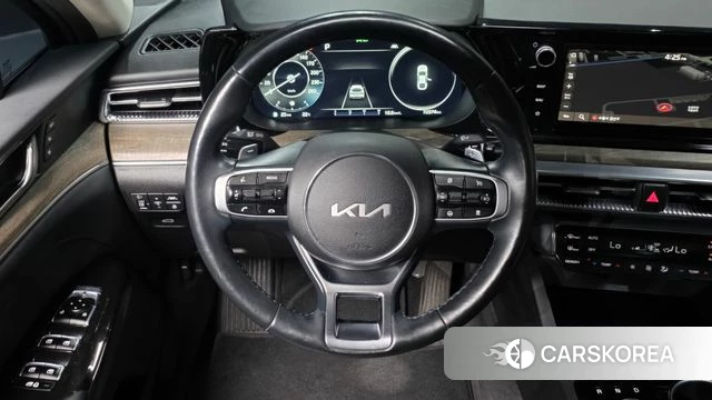 Kia K5 3rd generation 2023 Черный из Кореи, фото 4