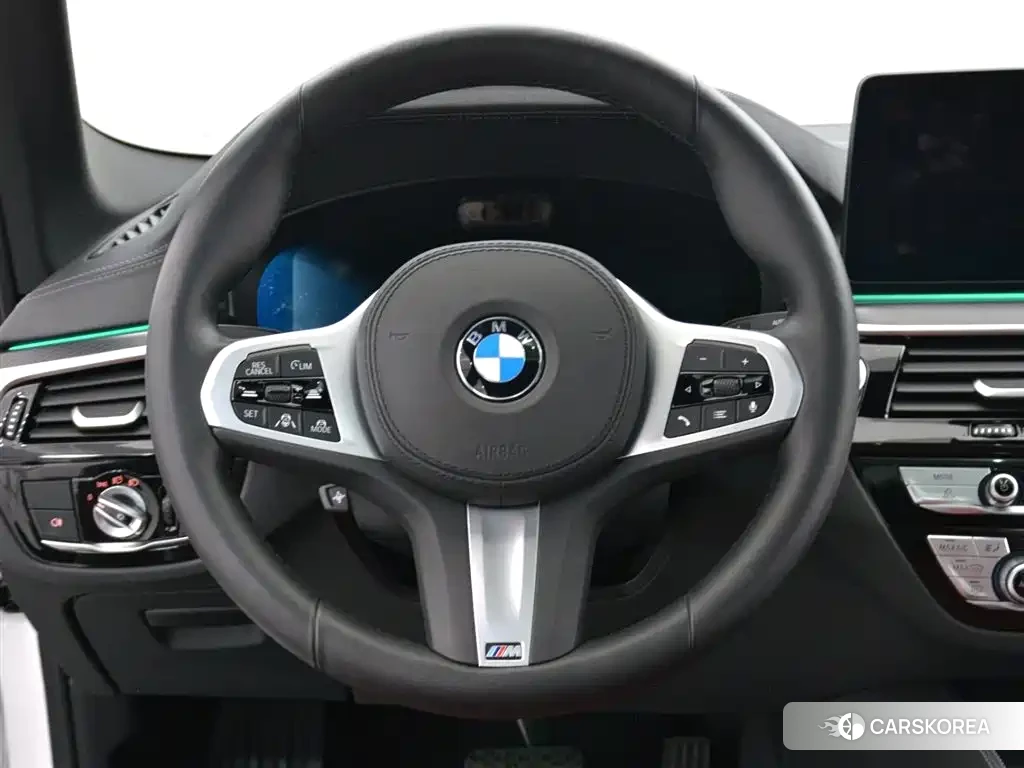 BMW 5 series 2023 Белый из Китая, фото 4