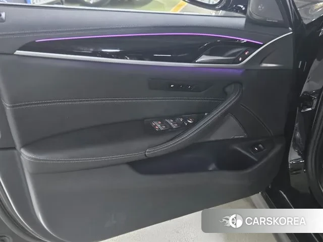 BMW 5 Series (G30) 2023 Серый из Кореи, фото 4