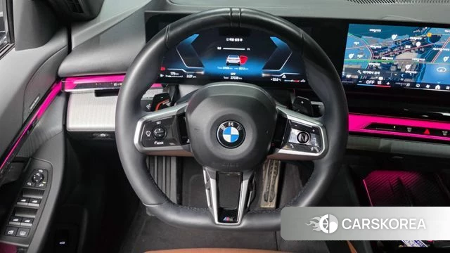BMW 5 Series (G60) 2025 Белый из Кореи, фото 4