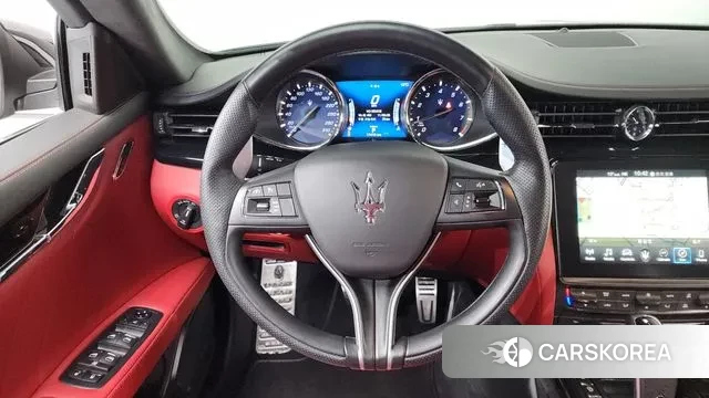 Maserati Quattroporte 2020 Черный из Кореи, фото 4