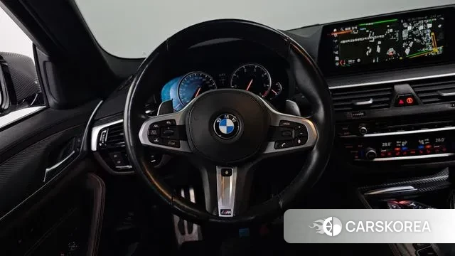 BMW 5 Series (G30) 2018 Белый из Кореи, фото 4