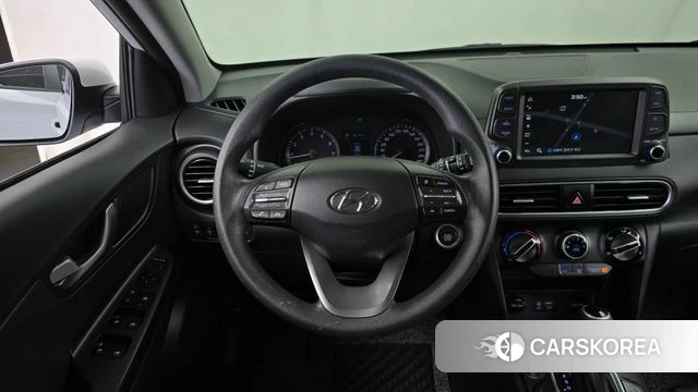 Hyundai Kona 2018 Светло-серебряный цвет из Кореи, фото 4