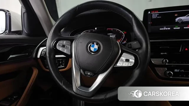 BMW 5 Series (G30) 2022 Белый из Кореи, фото 4