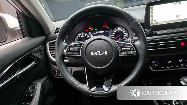 Kia Seltos 2022 Белый из Кореи, фото 4