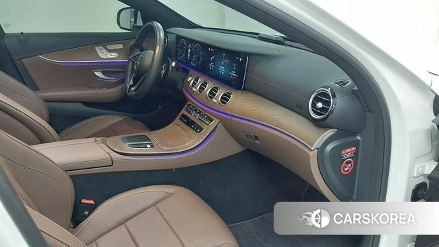 Mercedes-Benz E-Class W213 2023 Белый из Кореи, фото 4