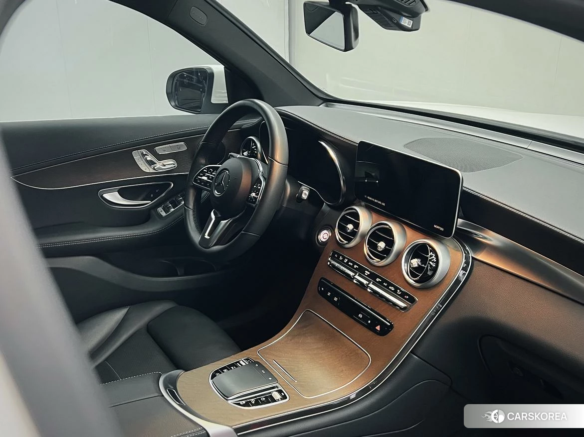 Mercedes-Benz GLC 2022 Белый из Китая, фото 4