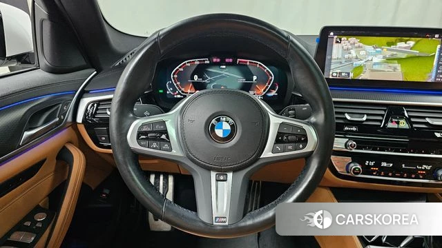 BMW 5 Series (G30) 2023 Белый из Кореи, фото 4