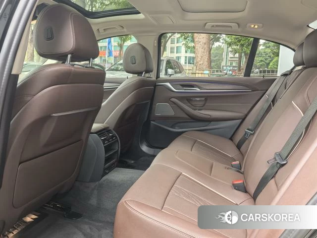 BMW 5 series 2021 Черный из Китая, фото 4