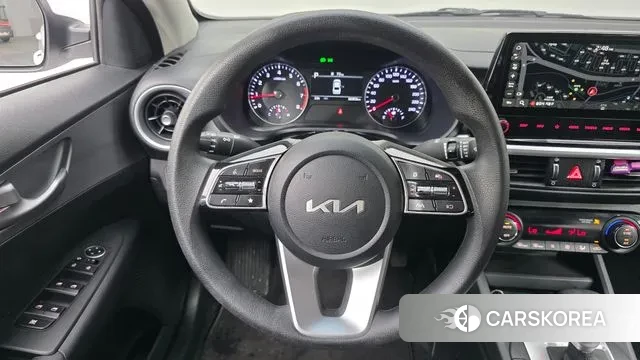 Kia The New K3 2nd generation 2023 Белый из Кореи, фото 4