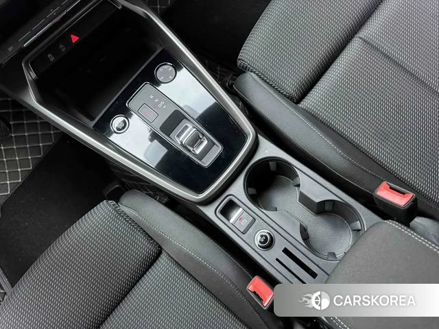 Audi A3 2024 Белый из Китая, фото 4