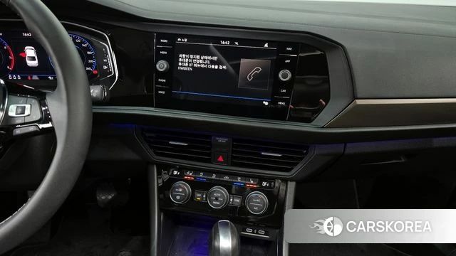 Volkswagen 7th Generation of Jetta 2021 Белый из Кореи, фото 4