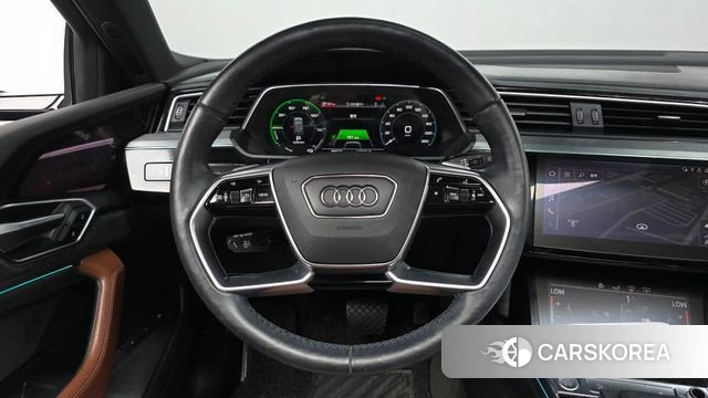 Audi e-Tron 2020 Черный из Кореи, фото 4