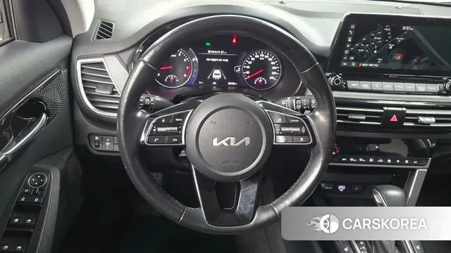 Kia Seltos 2022 Белый из Кореи, фото 4