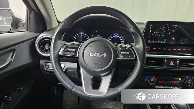 Kia The New K3 2nd generation 2022 Белый из Кореи, фото 4
