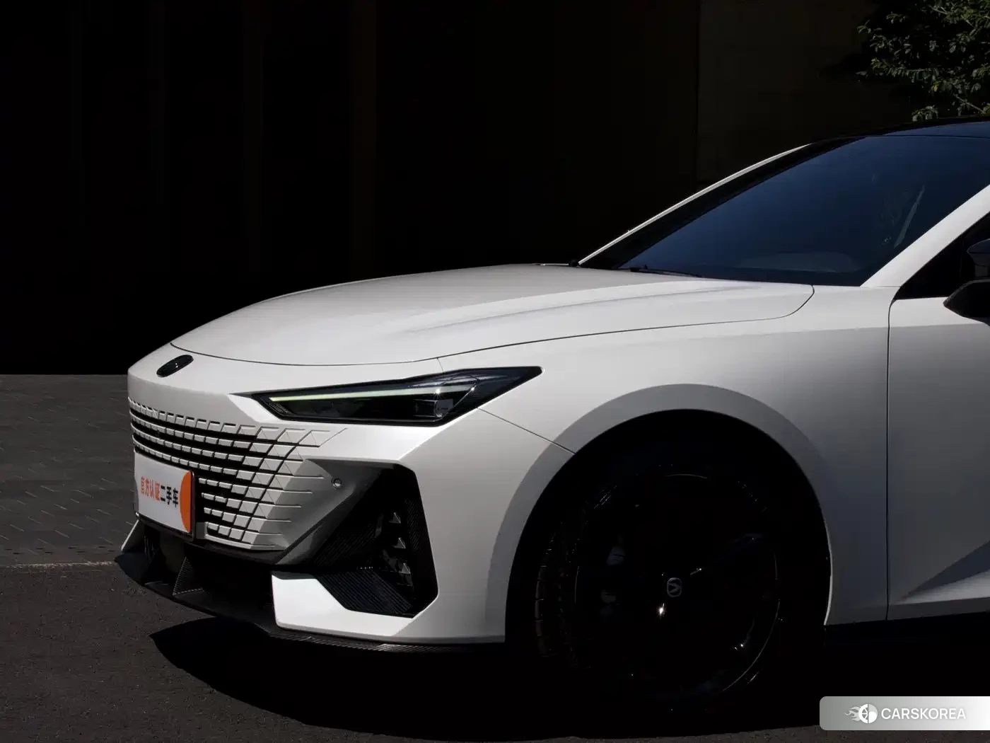 Chang'an Changan UNI-V 2024 Белый из Китая, фото 4