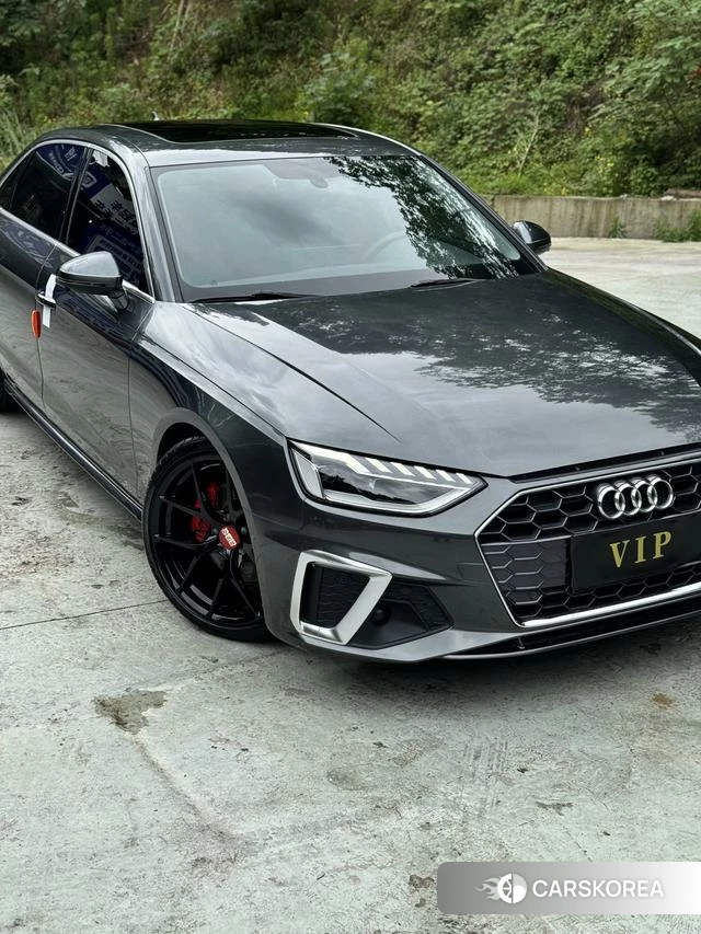 Audi A4L 2021 Темно-серый из Китая, фото 4
