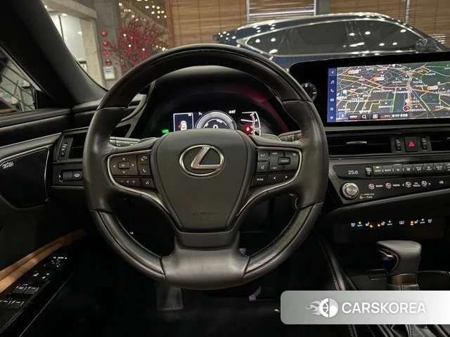 Lexus ES300h 7th generation 2024 Черный из Кореи, фото 4