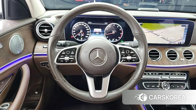 Mercedes-Benz E-Class W213 2018 Белый из Кореи, фото 4