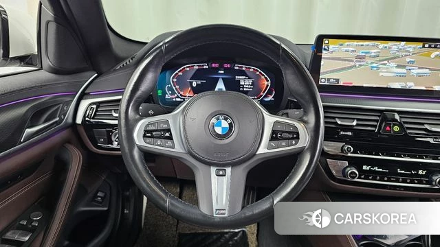 BMW 5 Series (G30) 2023 Белый из Кореи, фото 4