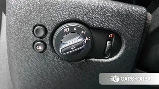Mini Cooper 2024 Жемчужный цвет из Кореи, фото 4