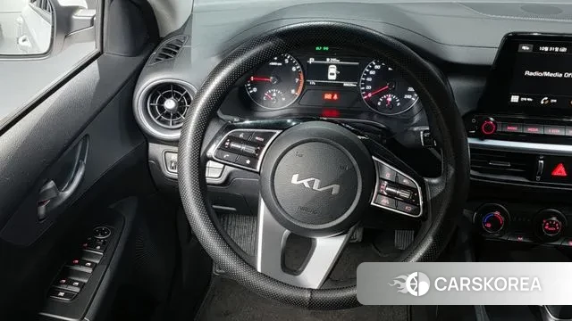 Kia The New K3 2nd generation 2023 Белый из Кореи, фото 4