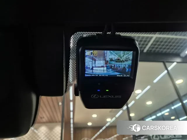 Lexus UX300h 2024 Белый из Кореи, фото 4