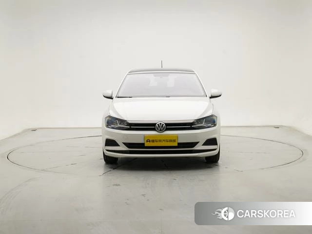 Volkswagen Polo 2021 Белый из Китая, фото 4