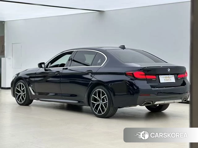 BMW 5 series 2023 Черный из Китая, фото 4