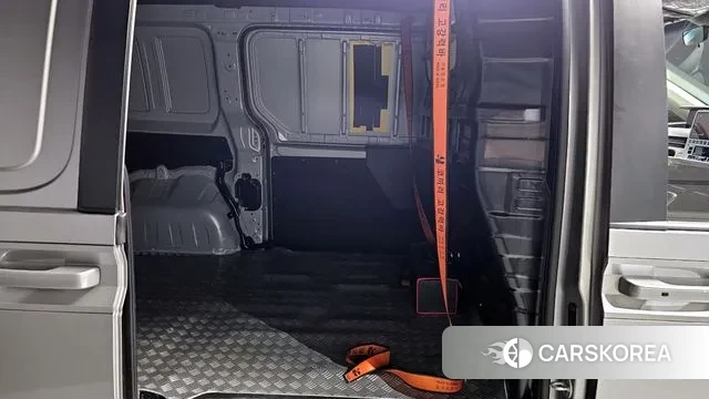 Hyundai Staria 2025 Серебряный из Кореи, фото 4