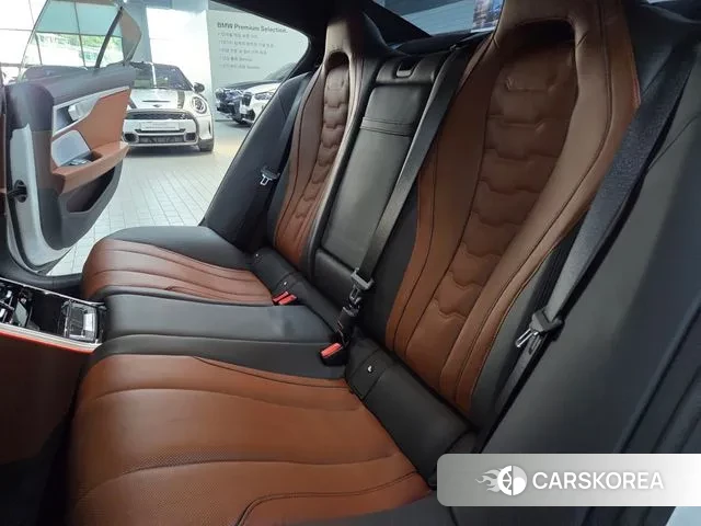 BMW 8 Series (G15) 2024 Белый из Кореи, фото 4