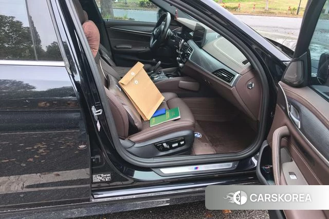 BMW 5 series 2023 Черный из Китая, фото 4